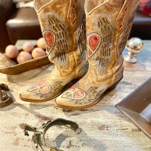CORRAL WOMEN'S ANTIQUE WING AND PEACE/HEART WESTERN BOOTS  7.5 Tan